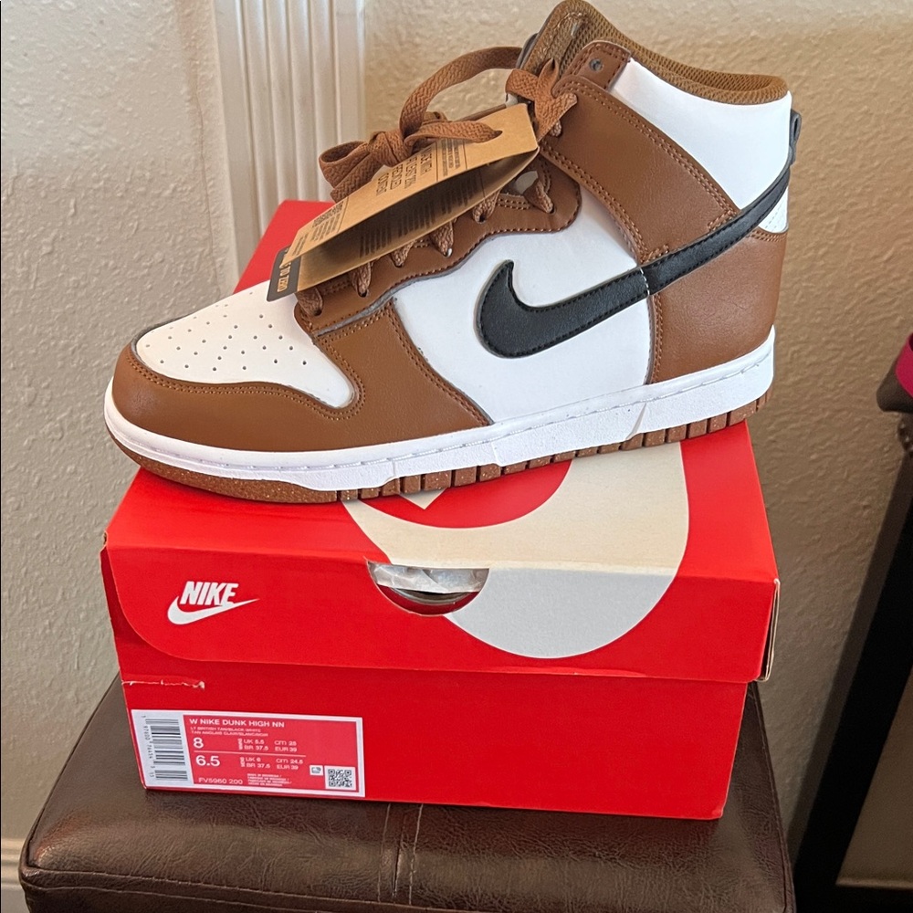 Women Nike DUNK HIGH NN Brown and White High-Top Sneakers